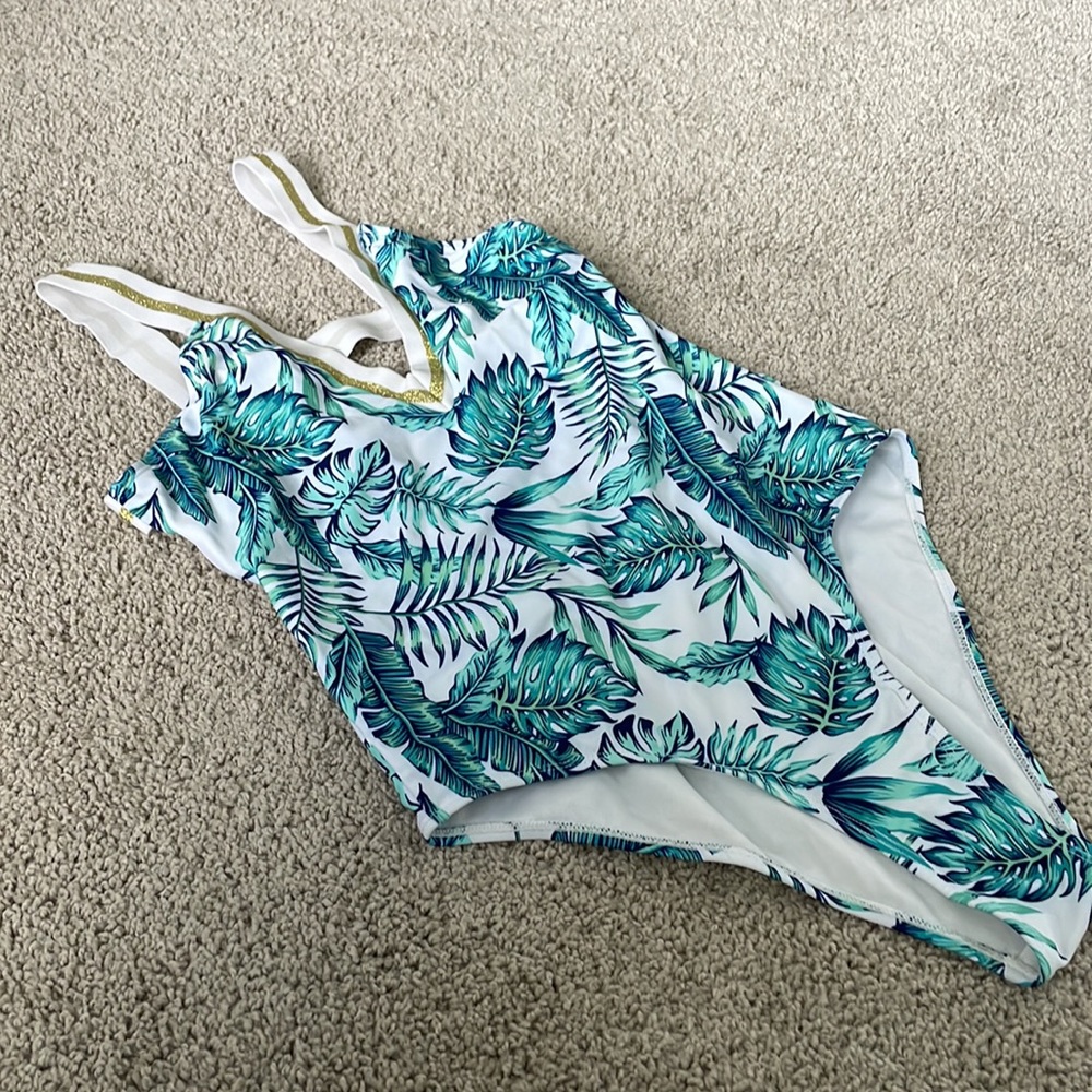 XOXO Sexy One Piece Swimsuit - Size M - Brand New - Discounted!!